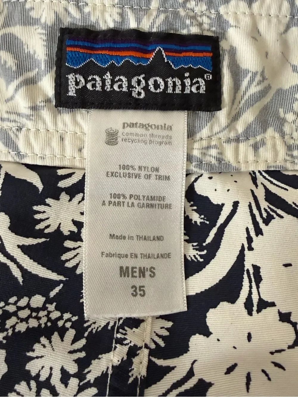 Patagonia Swim Trunks Board Shorts Mens Sz 35 Floral Hawaiian Beach Resort